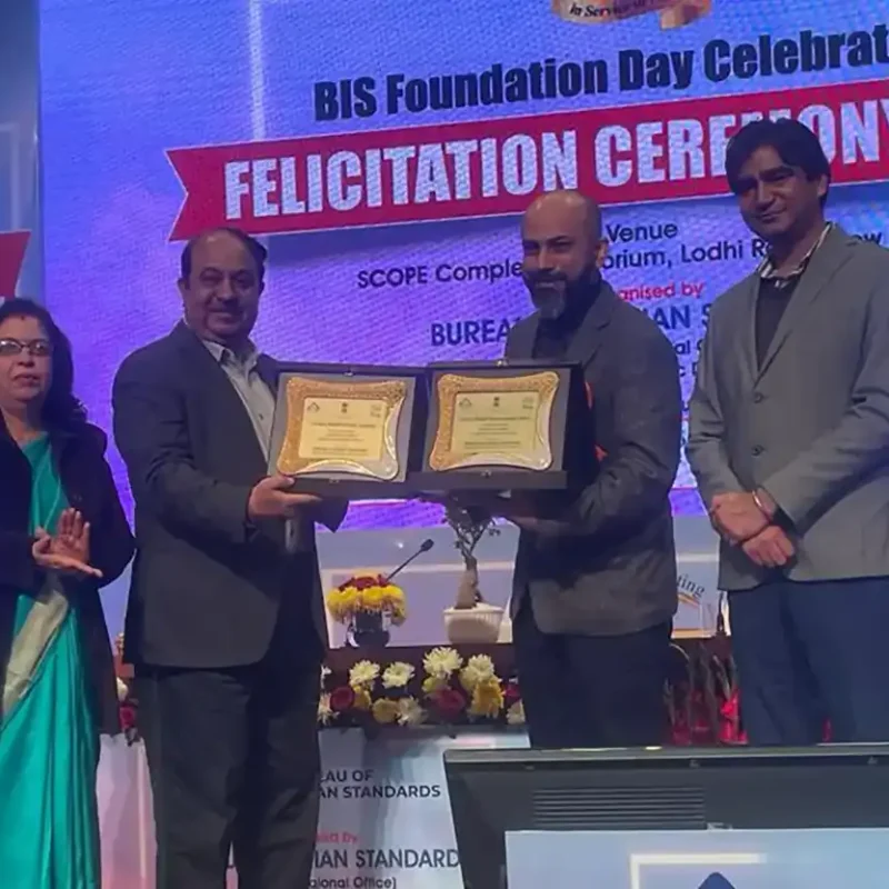 Getting BIS Excellence award by Sharad Luthra for Circle E Retail Pvt. Ltd.